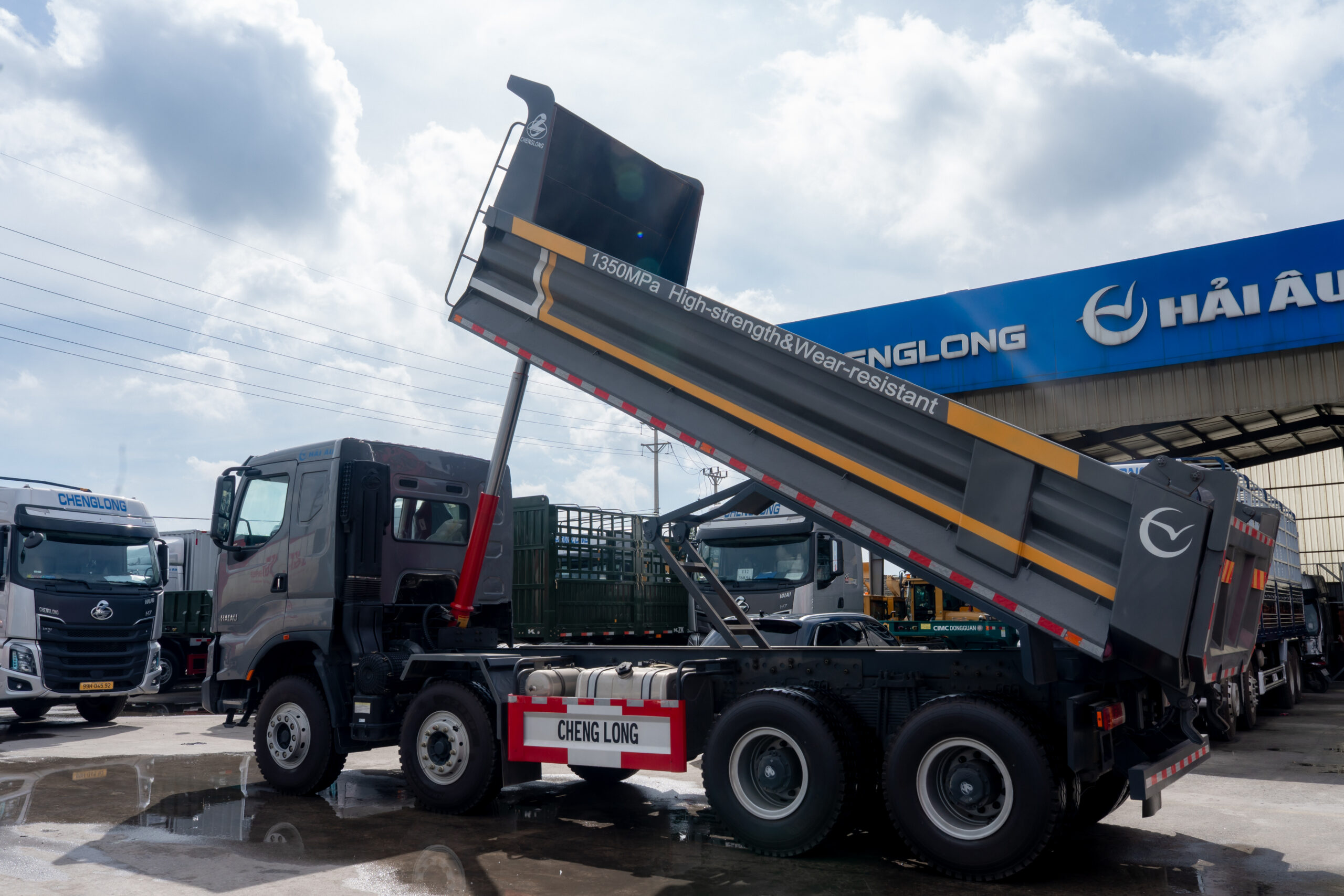XE TẢI BEN CHENGLONG H7 400 HP (8X4) CẦU DẦU 3 DSC09814 scaled